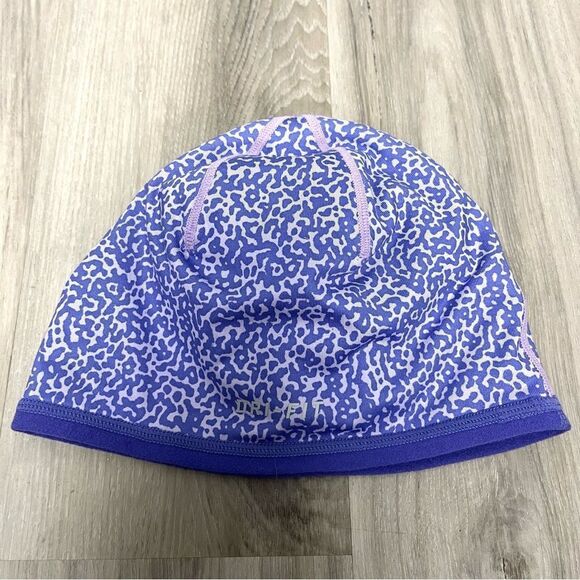 Nike Hat Girls OS Dri-Fit Reversible Purple Patterned Running Beanie - Picture 2 of 5